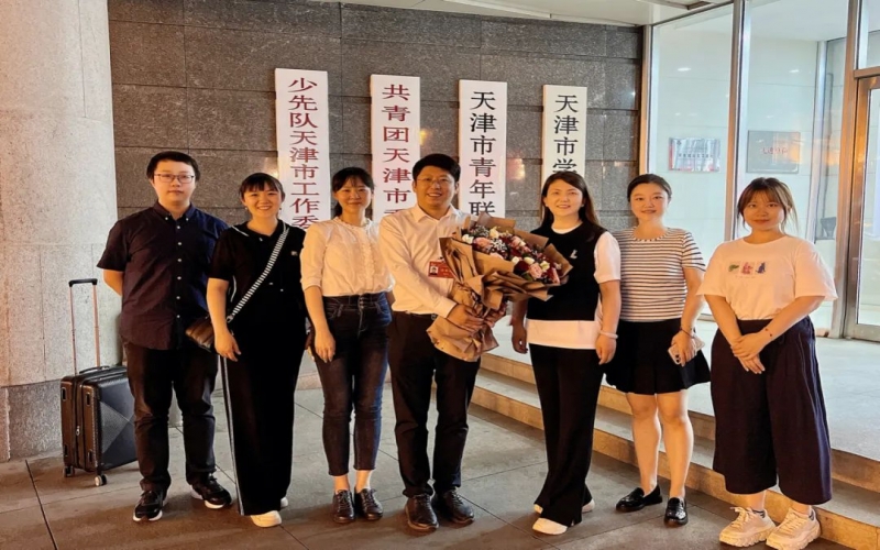 迎接融诚物产集团出席共青团十九大代表履职载誉归来