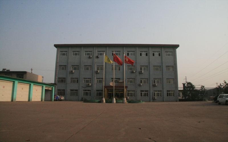 1999年，成立吐鲁番合利钢铁厂，钢铁是这样炼成的