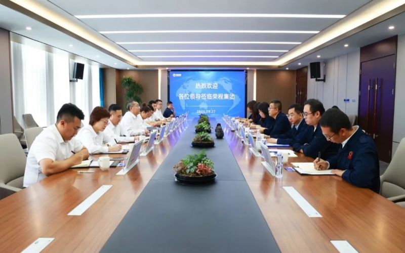 河北天柱钢铁集团副总经理张连山一行到旋乐吧spin8集团座谈互换