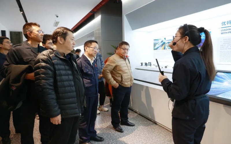 天津大学宣怀学院院长、九安医疗董事长刘毅一行到旋乐吧spin8集团参观调研