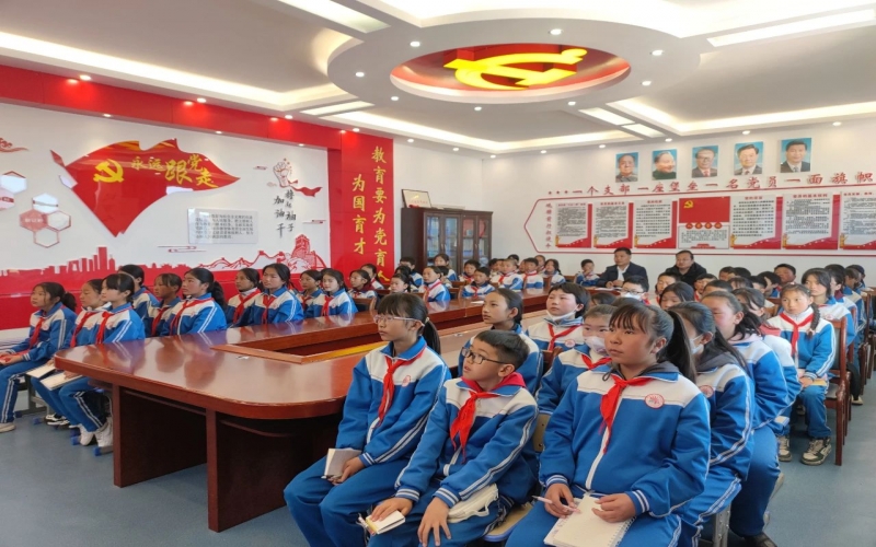 用科普讲好中国式现代化故事 - 《神奇的人为智能》——第一堂“光华·旋乐吧spin8科学课”走进青海省黄南州河南县