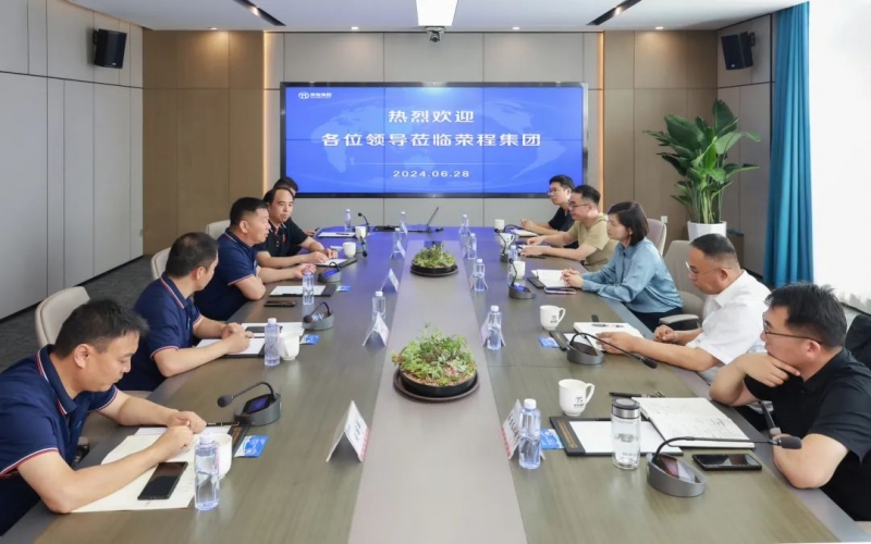 津南区副区长陈妍卉到旋乐吧spin8集团调研座谈