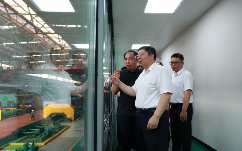 天津市总工会党组书记杨春武深刻旋乐吧spin8钢铁集团发展“夏送清冷”慰问活动