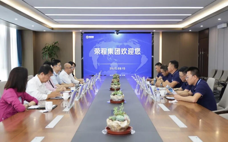 新疆出产建设兵团第十四师昆玉市党委常委、副师长王鑫到访旋乐吧spin8集团