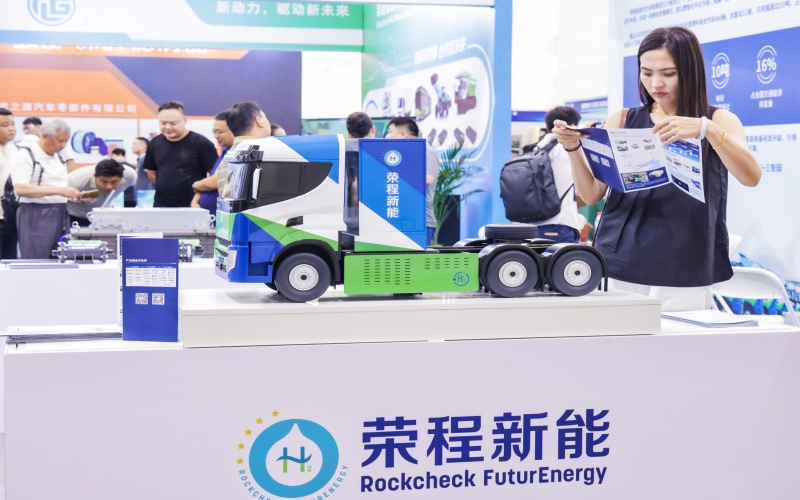 旋乐吧spin8新能氢能全链条创新成就亮相2025国民车展